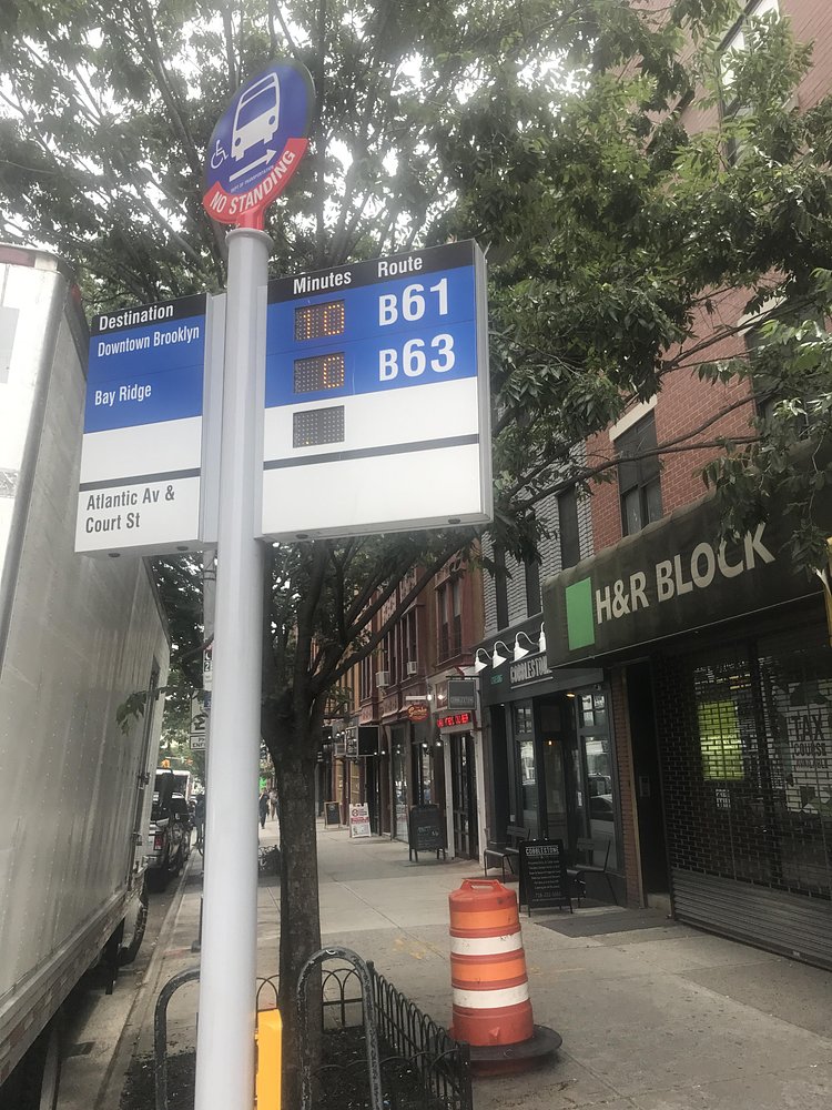 The new bus countdown timers are here! Atlantic Ave and Court St, Brooklyn