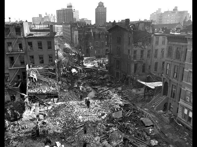 Crash site of the DC-8 airplane that carved a swathe of destruction through Park Slope and killed 90 people, including 6 on the ground (16 Dec 1960)