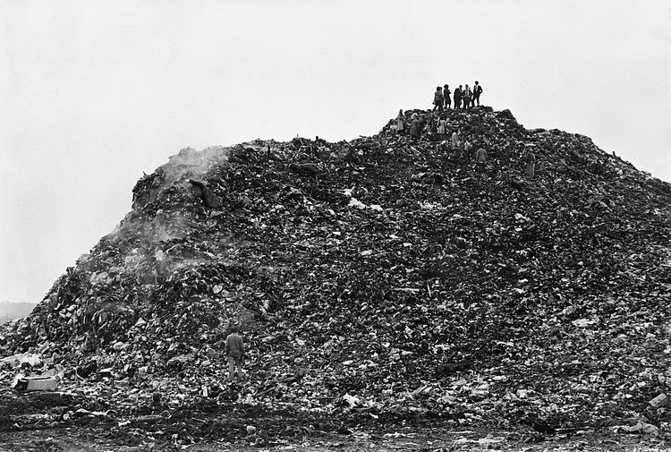 55-foot-tall mountain of waste, an accumulation of a single day of New York City garbage.