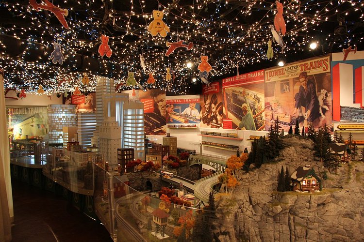 15th Annual Holiday Train Show