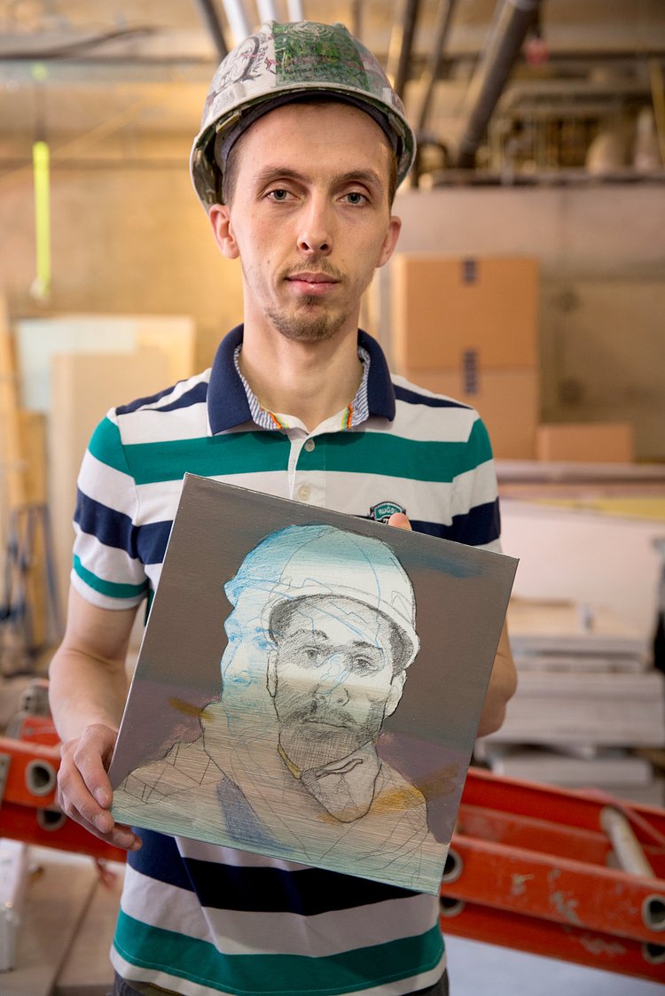 Much of Mr. Osmanaj’s work is self-referential, including a series of small portraits of his fellow construction workers, in dusty colors that he hung in a rotation in the elevator.