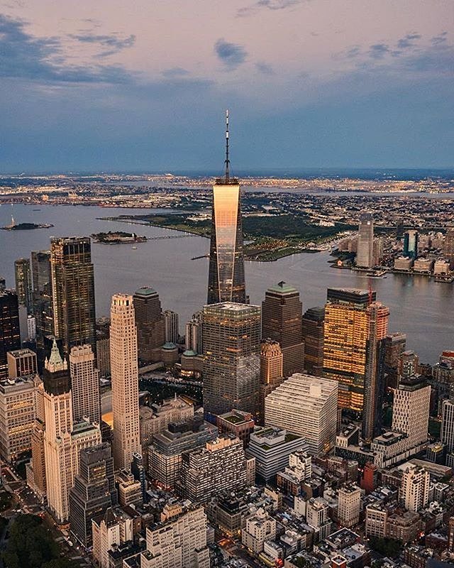 New York, New York. Photo via @eyecatchingphoto #viewingnyc #newyorkcity #newyork