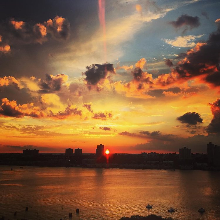 Tonight's #sunset was #magical #NYC #beautifulsunset #upperwestside . #summer never gets old.