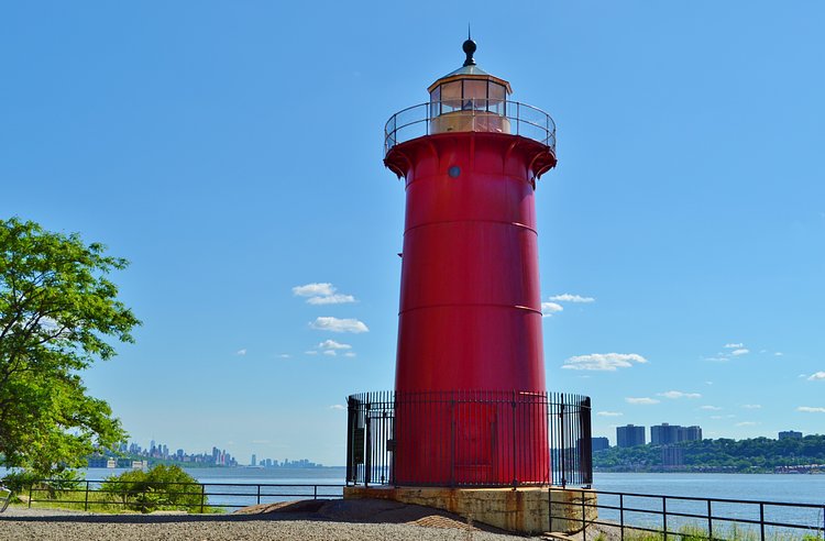 The Little Red Lighthouse, 06.07.14 | A visit to The Little Red Lighthouse under the George Washington Bridge on 06.07.14. It was the second Saturday of June and the lighthouse was open to visitors. It was great to go up the lighthouse again.