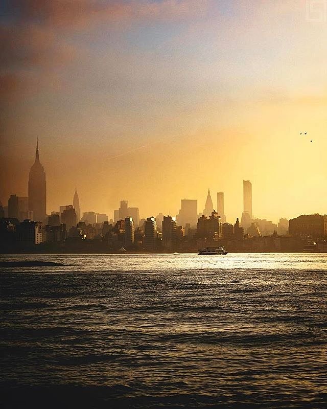 Photo via @beholdingeye 
#viewingnyc