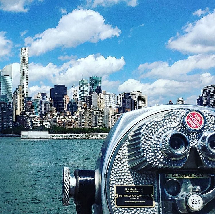 Gantry Plaza, Long Island City, Queens. Photo via @mvdambrosio #viewingnyc #newyorkcity #newyork