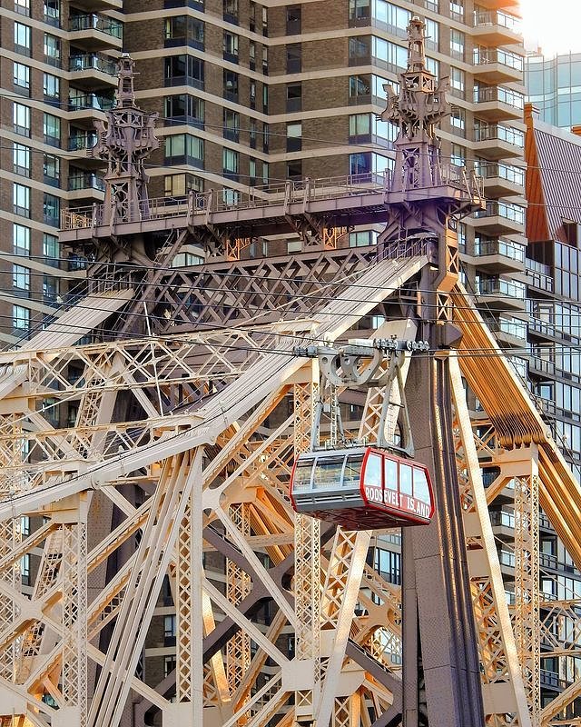 Roosevelt Island Tram and Queensboro Bridge, Manhattan