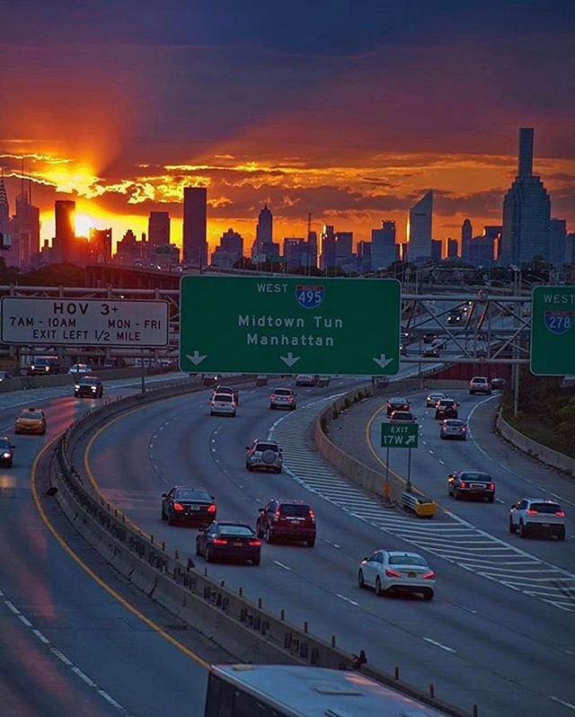 Photo via @fallinginlovewithnyc 
#viewingnyc