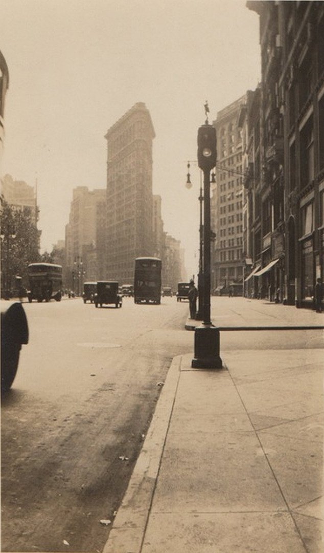 Old New York In Photos #68 – Broadway and Fifth Avenue 1933