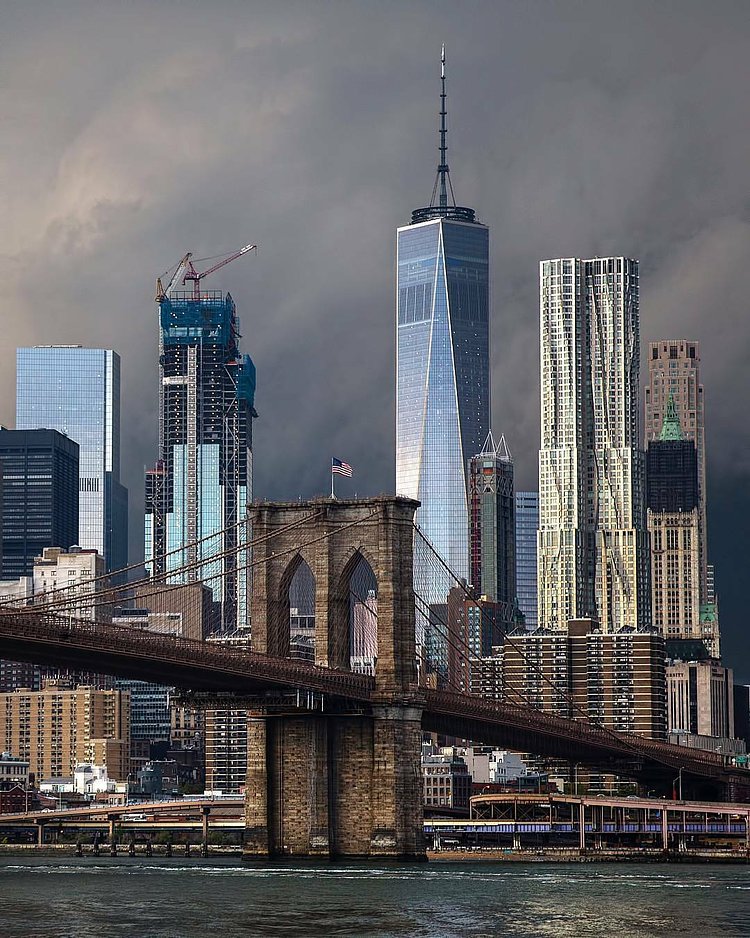 Brooklyn Bridge and Lower Manhattan Skyline, New York, New York