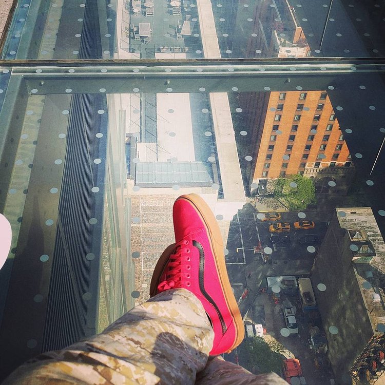 rooftop therapy #thisistoohigh #ishatmypants #buttheginandtonicwasstrong #wheninrome #newyork #rooftop #igersnyc
