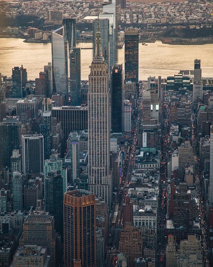 Midtown, Manhattan. Photo via @nymigs #viewingnyc #nyc #newyork #newyorkcity