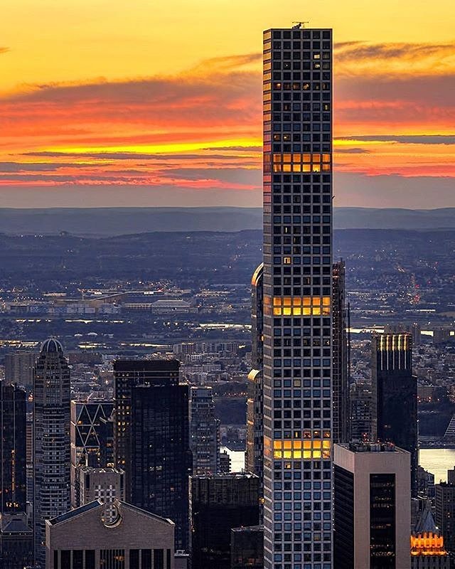 432 Park, New York, New York. Photo via @mattpugs #viewingnyc #newyorkcity #newyork