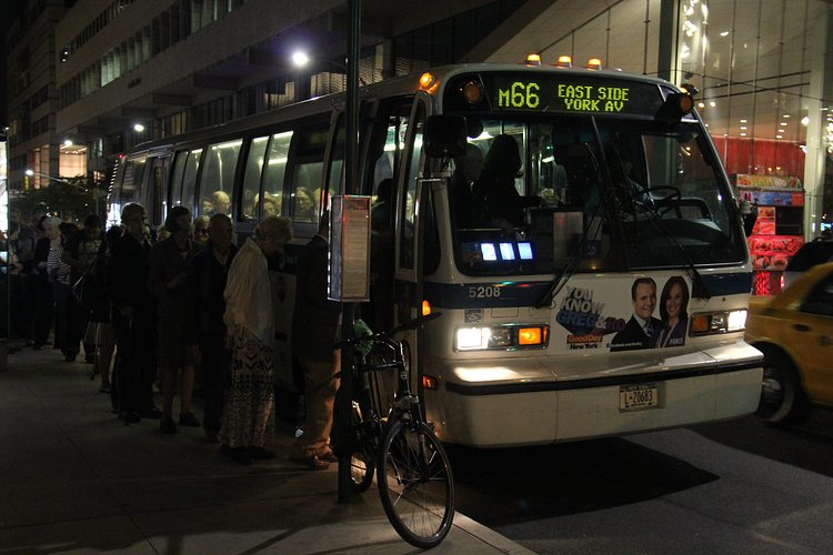 IMG_1962 | 1999 T80-206 RTS #5208 M66 at 65th Street and Broadway.
