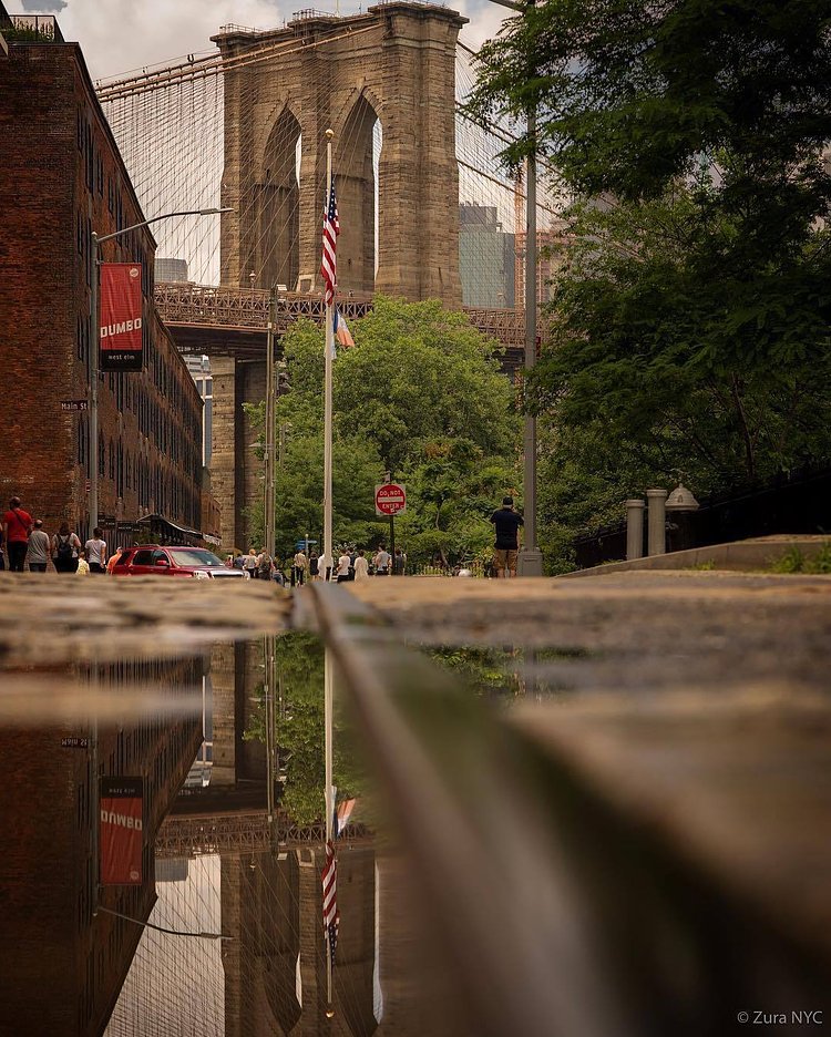 Brooklyn Bridge, Dumbo, Brooklyn. Photo via @zura.nyc #viewingnyc #newyork #newyorkcity #nyc #rain #brooklynbridge
