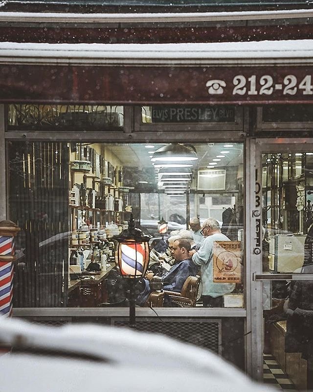 New York, New York. Photo via @arin.nyc #viewingnyc #newyork #newyorkcity #nyc #barbershop #barber