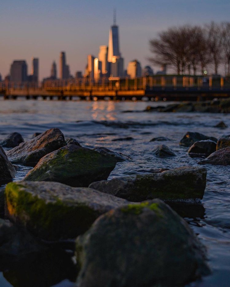 New York, New York. Photo via @eyecatchingphoto #viewingnyc #newyork #newyorkcity #nyc