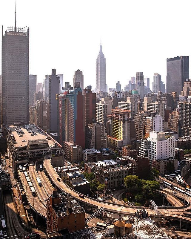 New York, New York. Photo via @craigsbeds #viewingnyc #newyork #newyorkcity #nyc