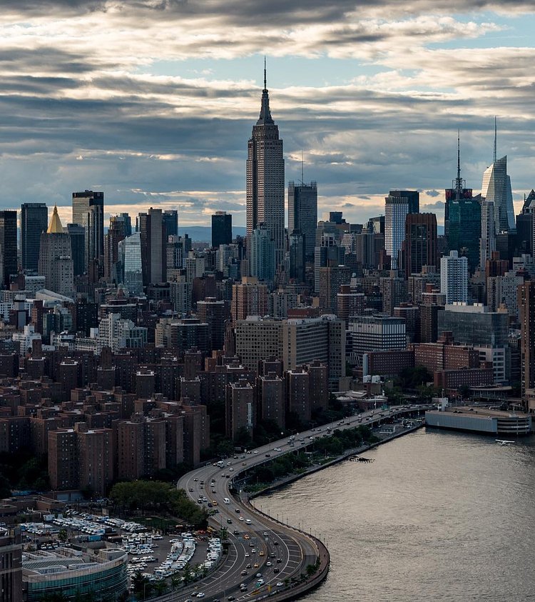 The Empire #empirestatebuilding #🚁 #midtown #manhattan #fdrdrive
