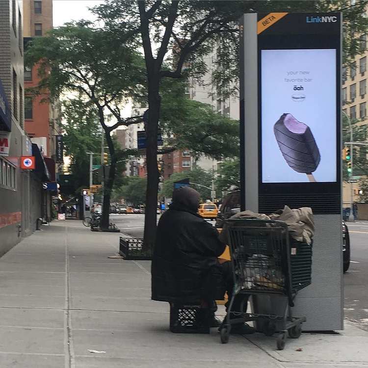 #homeless charging phone #linknyc | via Instagram <a href="http://ift.tt/28Zgpiv" rel="nofollow">ift.tt/28Zgpiv</a>