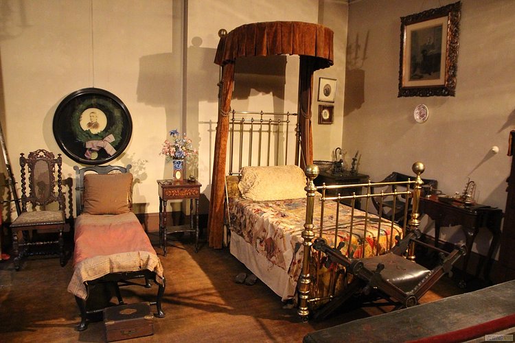 Edwin Booth's and Daughter's Beds