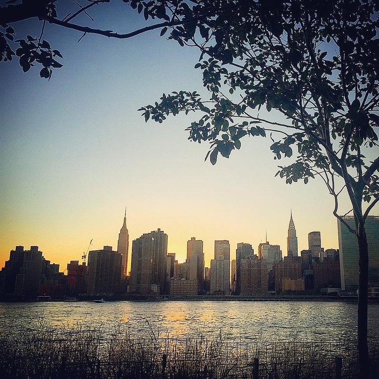 Rise and shine, New York! 🌇 #NYC #MidtownManhattan #CityViews #Sunrise #NYCSunrise #ILoveMyCity #PlaceICallHome