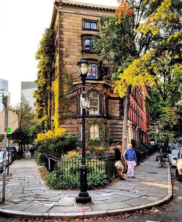 Ave Lebewohl Triangle, East Village, Manhattan. Photo via @qwqw7575 #viewingnyc #newyork #newyorkcity #nyc #abelebewohlpark #abelebewohltriangle