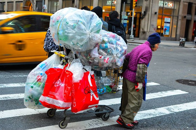 Bottle Queens Wall St