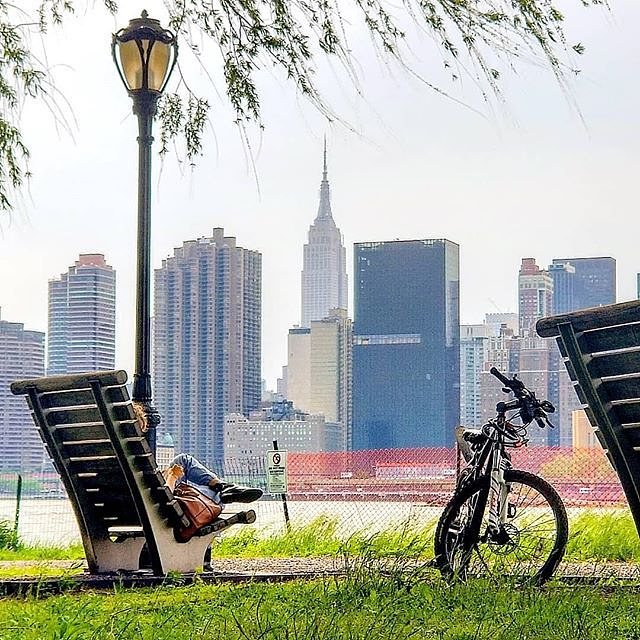 New York, New York. Photo via @qwqw7575 #viewingnyc #newyorkcity #newyork #nyc