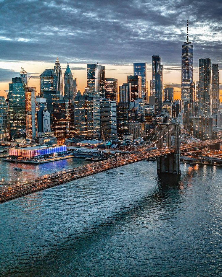 East River, Brooklyn Bridge, and Lower Manhattan