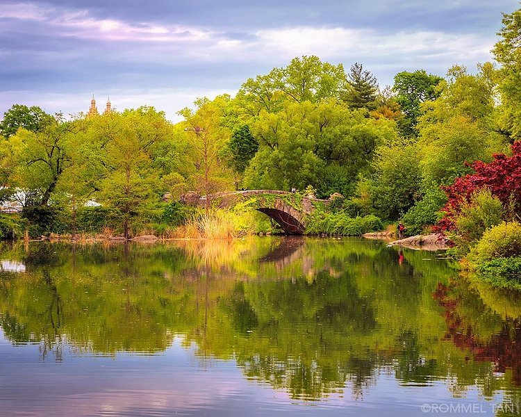Gapstow Bridge at The Pond in Central Park, New York City