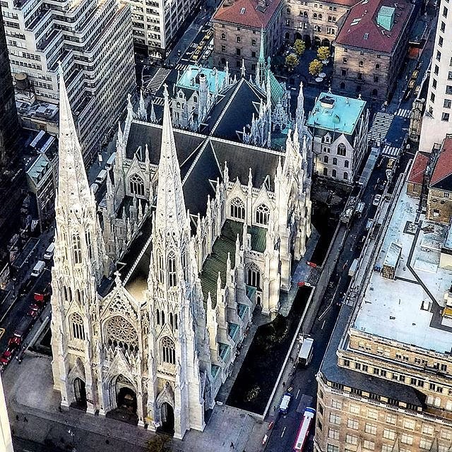 St. Patrick’s Cathedral. Photo via @qwqw7575 #viewingnyc #newyork #newyorkcity #nyc #stpatrickscathedral