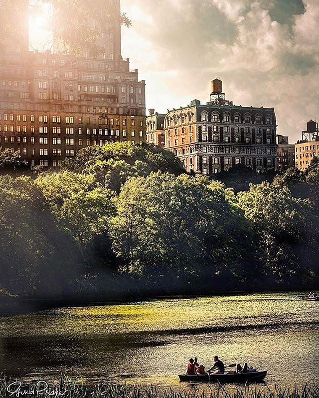 Central Park Lake, New York. Photo via @gina_brake_photography_nyc #viewingnyc #newyorkcity #newyork