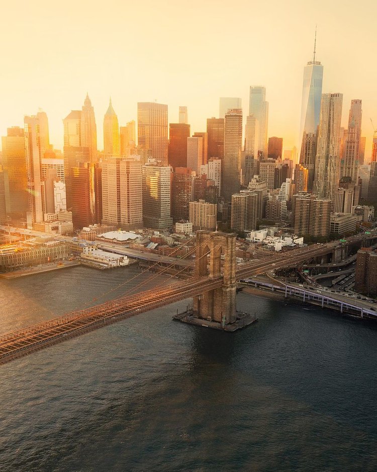 Brooklyn Bridge and Lower Manhattan, New York