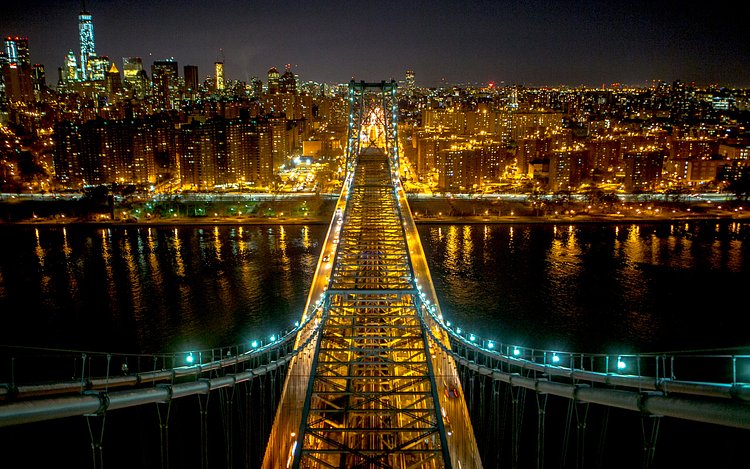 Manhattan from the top of the Wiliamsburg Bridge