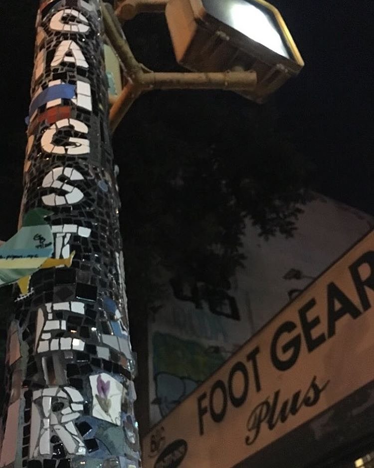 #pigeon #og #eastvillage #nyc #mosaic #streetlight #gangster #original #glass #art #nycstreetart #piecebypiece #grafitti #thestreetsofnyc #streetlightpigeon #gbpigeonnyc