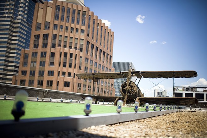 The William Kaufman Organization, owner of the office tower, wanted to adorn the roof with something more interesting than air-conditioning machinery.