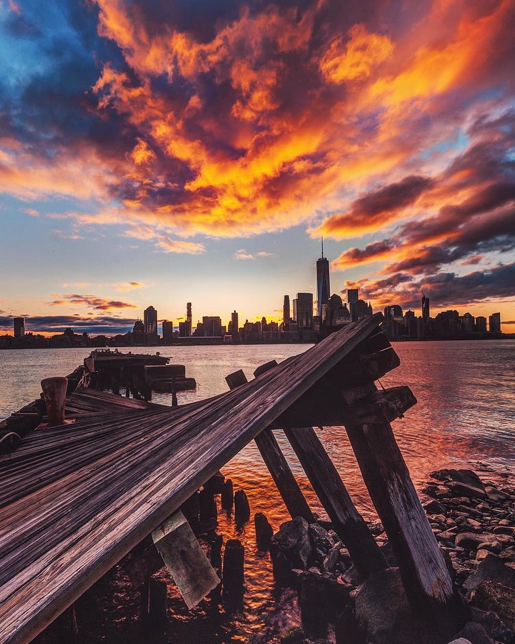 This is another one from the best sunrise ever in New York with @johnnyyonkers @papakila @chief770 @gmathewsva @grimace_586 @dubsonata ----------------------------------------------------- Brucegetty@icloud.com -----------------------------------------------------
✨Special notice ✨
My good friend "Israel @marinophotography and I @gettyphotography  will be doing photography and processing workshops and photo tours all around the Bay Area and the Sacramento valley, 1 on 1 or small group teaching classes, if you are interested please contact Me through my page or drop a comment below, thank you.
----------------------------------------------------- "Recommendation"
I would like to recommend my good friend Dave's printshop, "@PHOTOWORKSSF, it's a fine art printing shop located in the heart of San Francisco, Ca . I print all of my work at PHOTOWORKS. For more information please visit: PHOTOWORKSSF.COM when you talk to Dave please tell him I sent you ) -----------------------------------------------------
"Check out "
@lilian_hoffman_photo 👈🏻
-----------------------------------------------------
📷 Shot Info📷
Nikon D8 10 
Lens: Nikon 14 to 24
Tripod Feisol ct3372 
Natural Light 
Manual Mode
Shutter . . . .  1/10
Aperture: F20
Iso: 100
WB auto
RAW
----------------------------------------------------
#earthpix #awesome_earthpix #wonderful_earthpix #wonderful_places #ourplanetdaily #travel #awesomeearth #bestvacations #beautifuldestinations #nakedplanet #fantastic_earth #igworldclub #discoverearth #warrenjc #theglobewanderer #ig_worldclub #earthfocus #travelawesome #nature #landscape_lovers #ig_exquisite #global_hotshotz #earthofficial #wildernessculture #special_shots #jaw_dropping_shots #worldcaptures #neverstopexploring #moodygrams