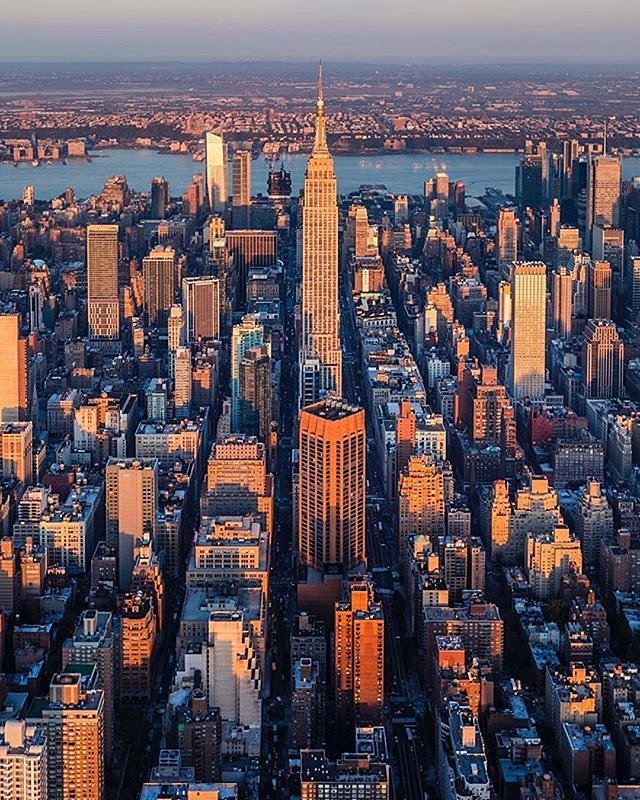 Empire State Building, New York, New York. Photo via @craigsbeds #viewingnyc #newyork #newyorkcity #nyc
