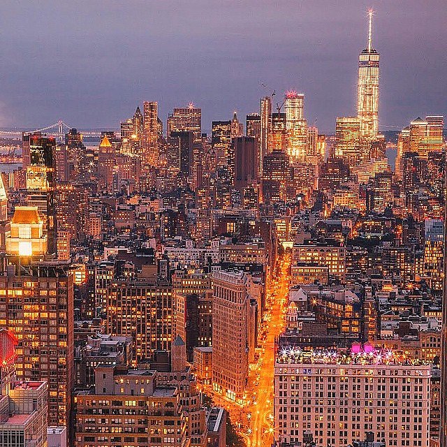 • Downtown •

Had a fun time shooting with @midnight.xpress and @jamakiss a few nights ago - here is a shot I snapped from the roof of a super cool building in Manhattan! In this shot you can see 5th Avenue which leads down past the famous Flatiron building at the bottom of the photo and towards Downtown Manhattan where the beautiful One World Trade Center is! This was taken using my Canon 24-105mm f/4! 😍👌
