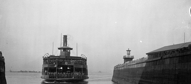 The ferry boat Mayor Gaynor entering into the slip at St. George on May 2, 1919.