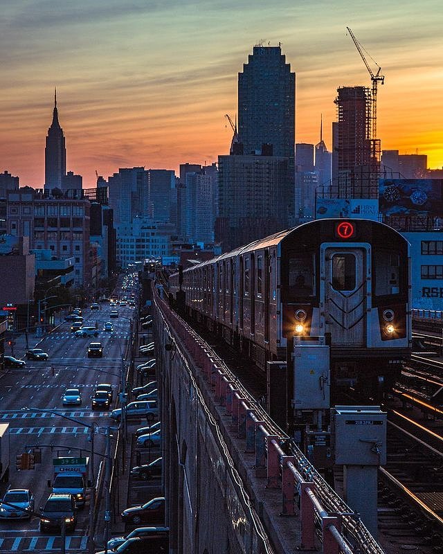 7 Train, Long Island City, Queens
