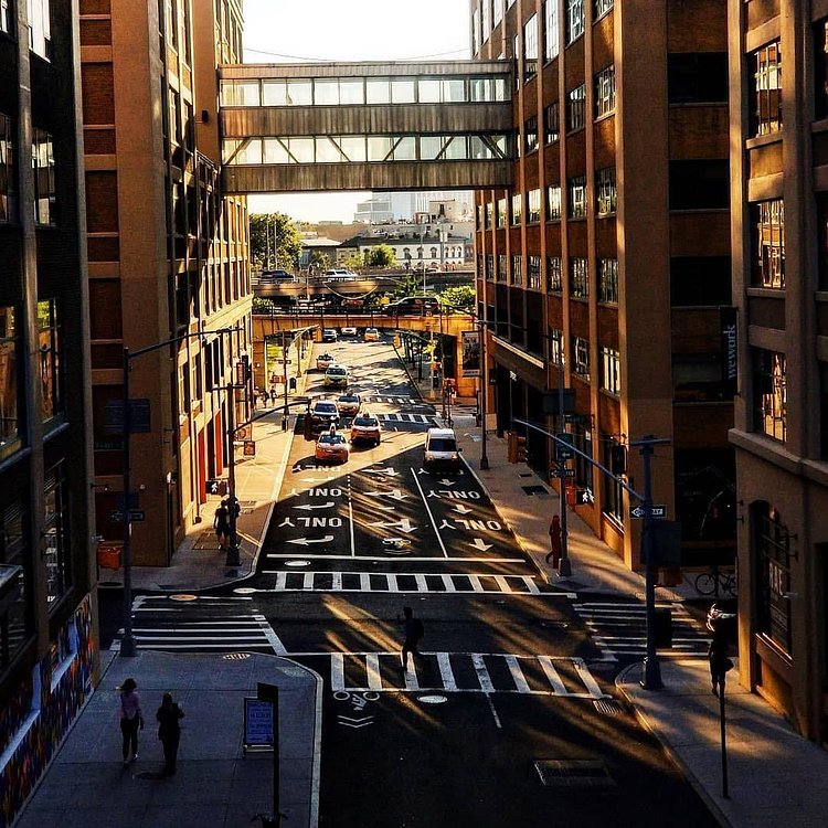 Dumbo, Brooklyn. Photo via @qwqw7575 #viewingnyc #newyork #newyorkcity #nyc