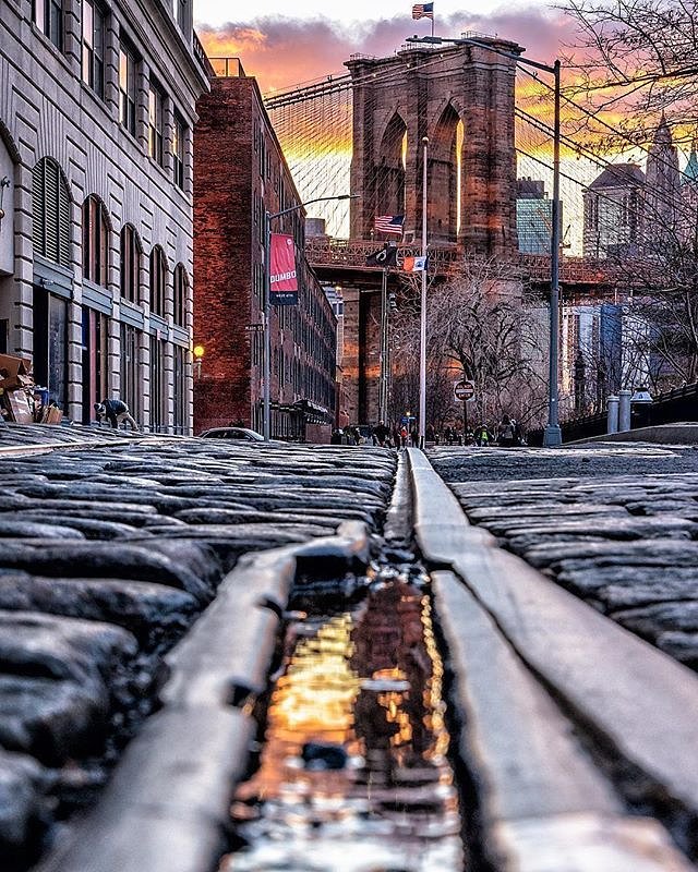 Dumbo, Brooklyn. Photo via @papakila #viewingnyc #newyork #newyorkcity #nyc #brooklynbridge #dumbo