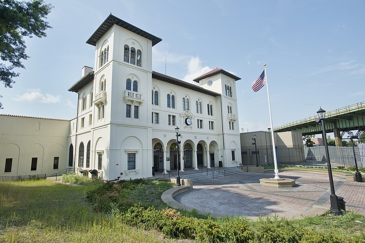 East 180th Street Station