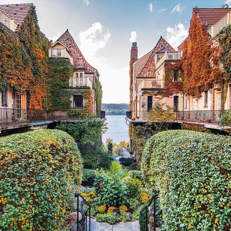 Villa Charlotte Bronte, Riverdale, Bronx