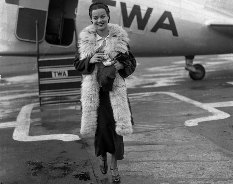 Mob Moll, 1935: Mob moll Rita Rio, seen here in 1935, denied she ever knew the real identity of boyfriend Louis (Pretty) Amberg, an ally of Dutch Schultz. Amberg was found cremated in his car the same morning that Schultz, one of the most famous mobsters of the '20s and 30's, was also shot dead.