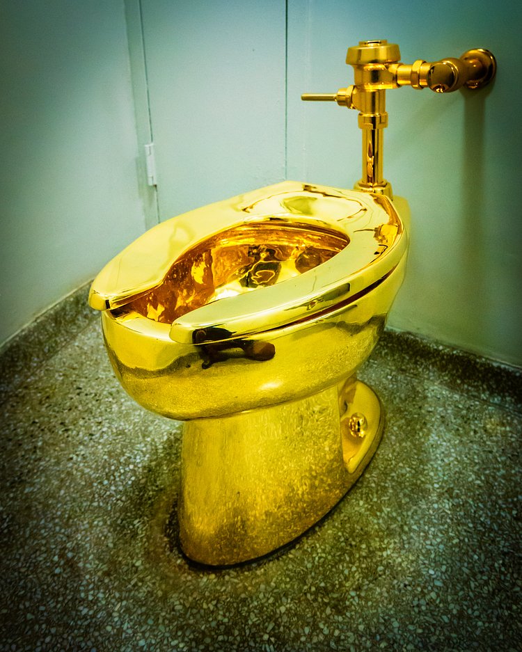 Golden Toilet, Guggenheim Museum, New York City