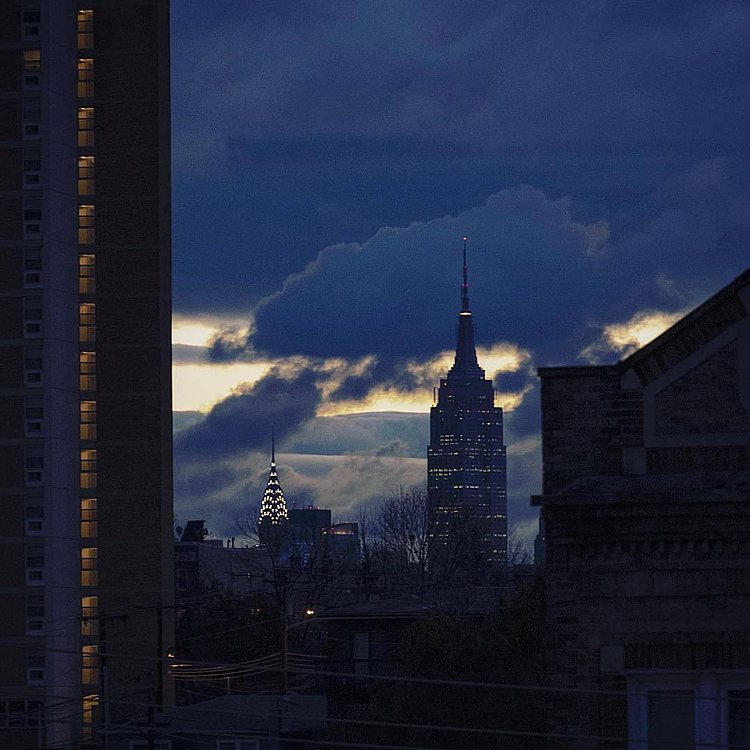 New York, New York. 📸 @montielism #viewingnyc #nyc #newyork #newyorkcity