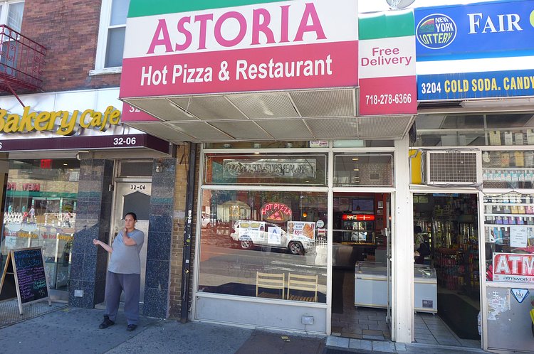 The Neighborhood Pizzeria Hall of Fame Presents: The Golden Slice Awards